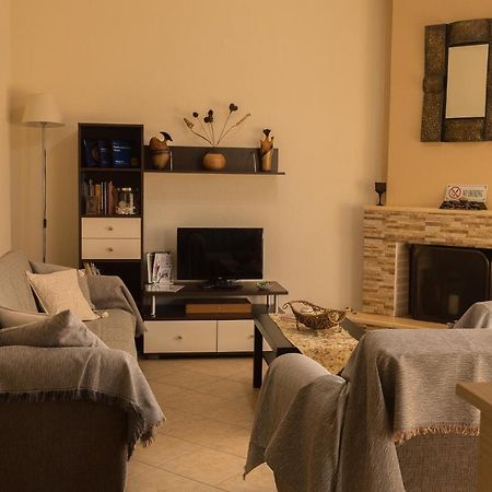 Family Resort In Nea Vrasna Bagian luar foto