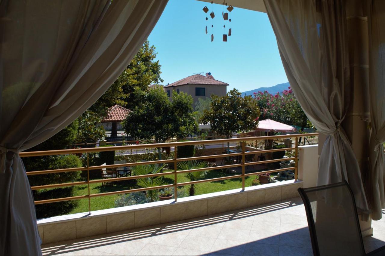 Family Resort In Nea Vrasna Bagian luar foto